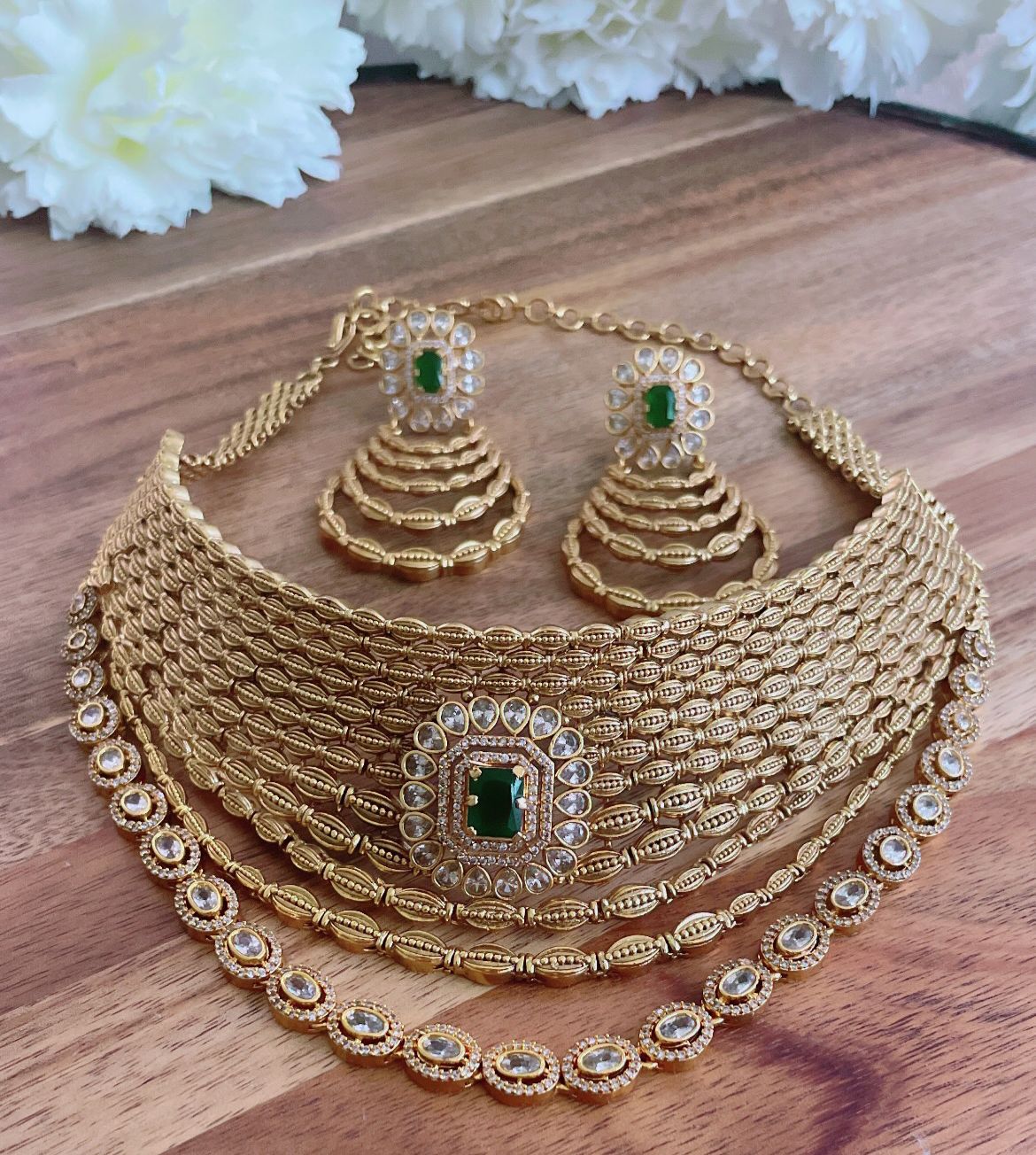 Gold look alike necklace set